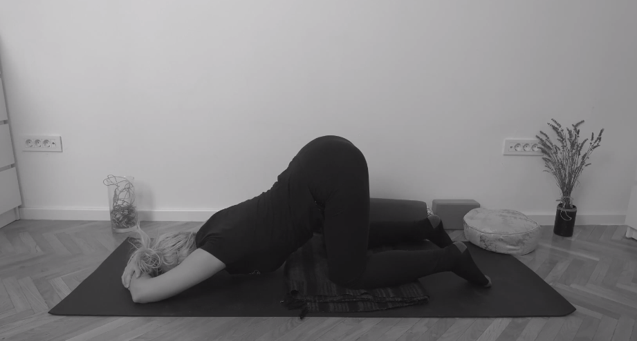 37 minutna yin joga sa zaklonima