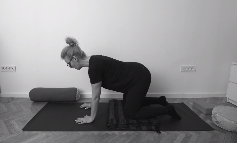 40 minutna joga za istezanje srednjeg dijela leđa