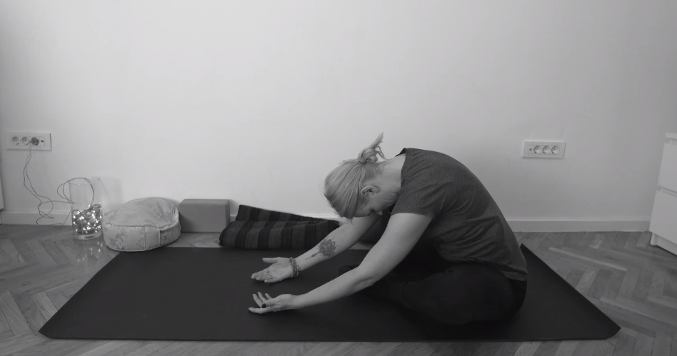 Polusatna yin joga za otvaranje prsa